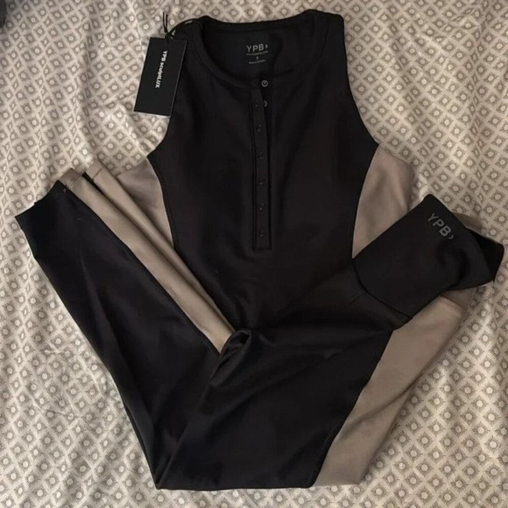 Black And Tan Color Block Active Set - Size Large - image 1